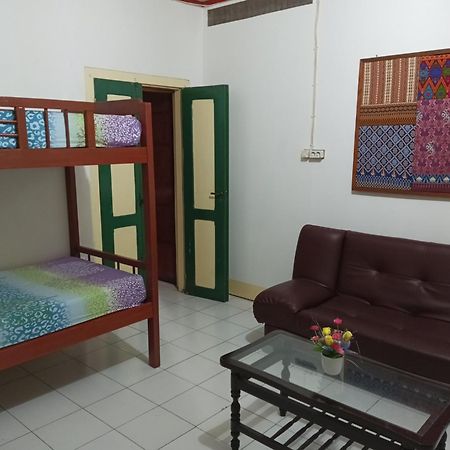 Mjr Ticketing Guest House Ruteng Eksteriør billede